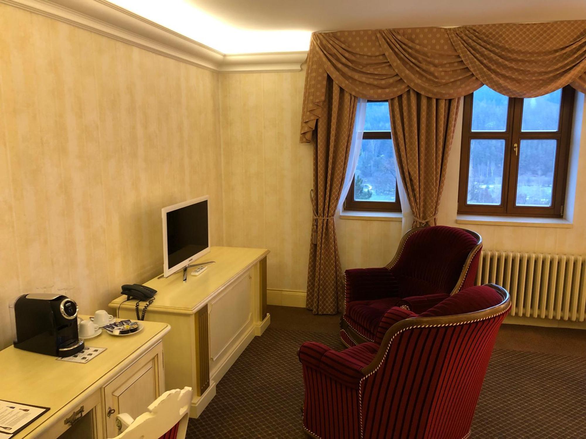 Hotel Chateau Cihelny การ์โลวีวารี ภายนอก รูปภาพ